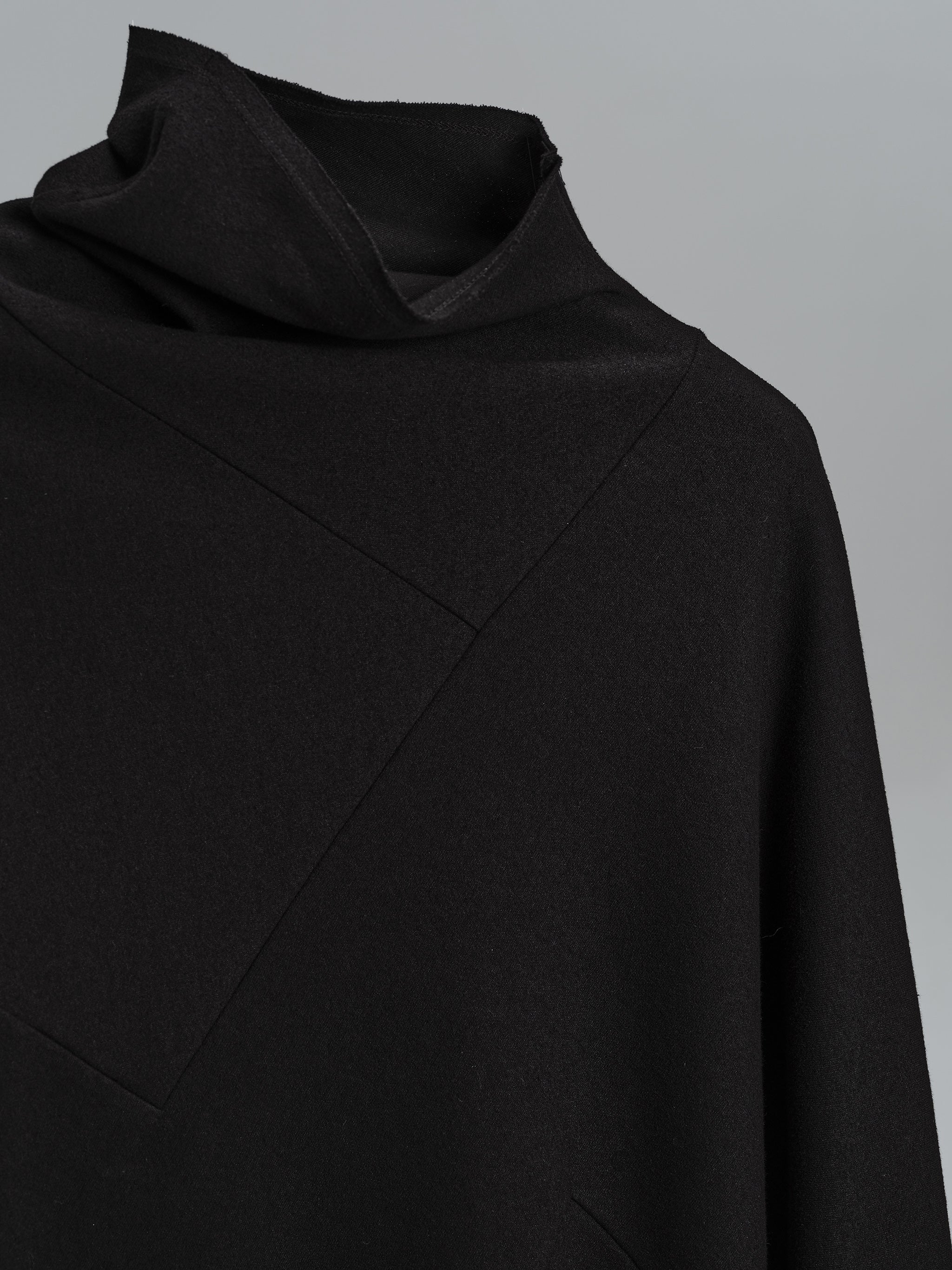 Asymmetric Long Sleeve(Black)