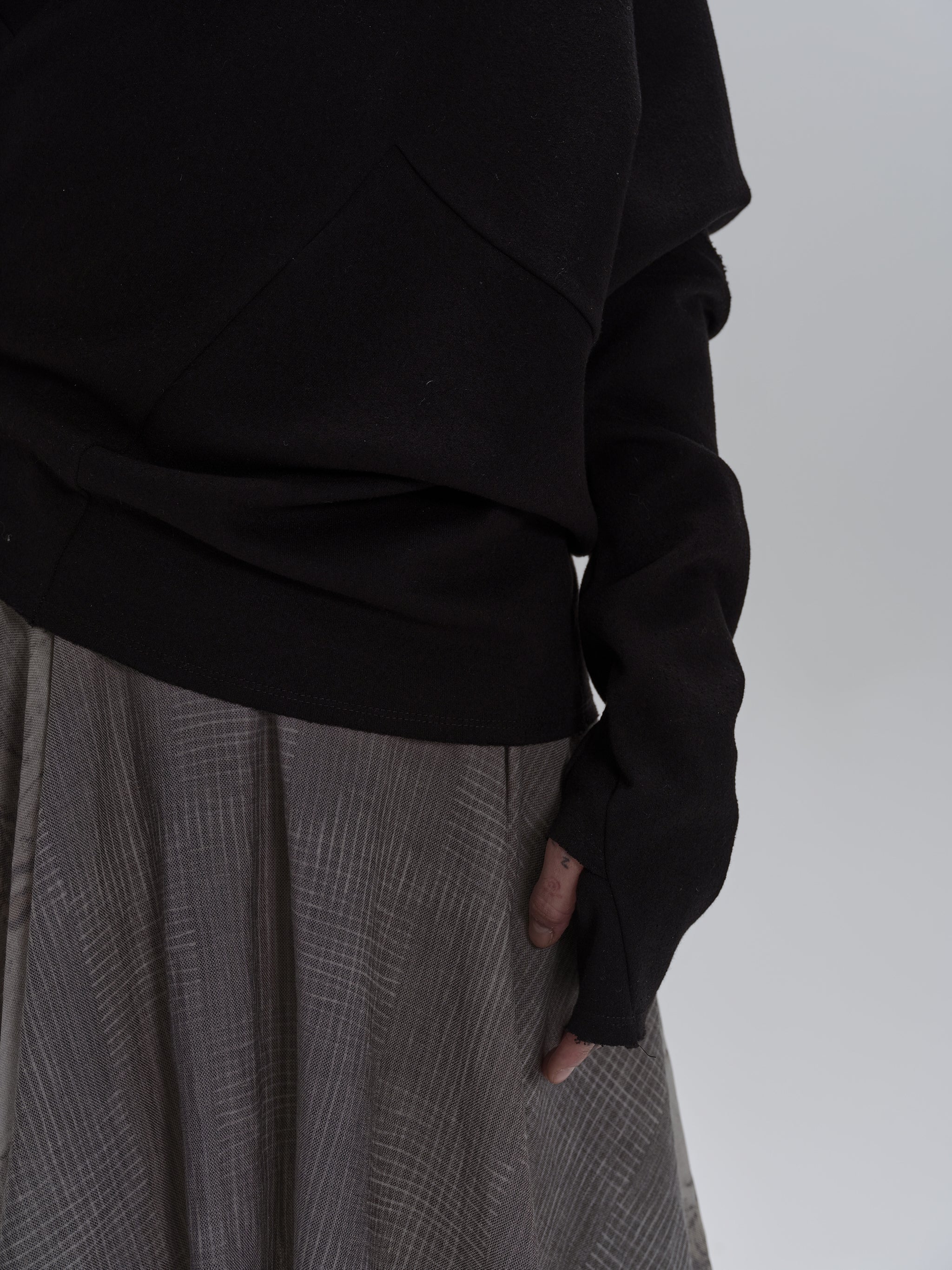 Asymmetric Long Sleeve(Black)