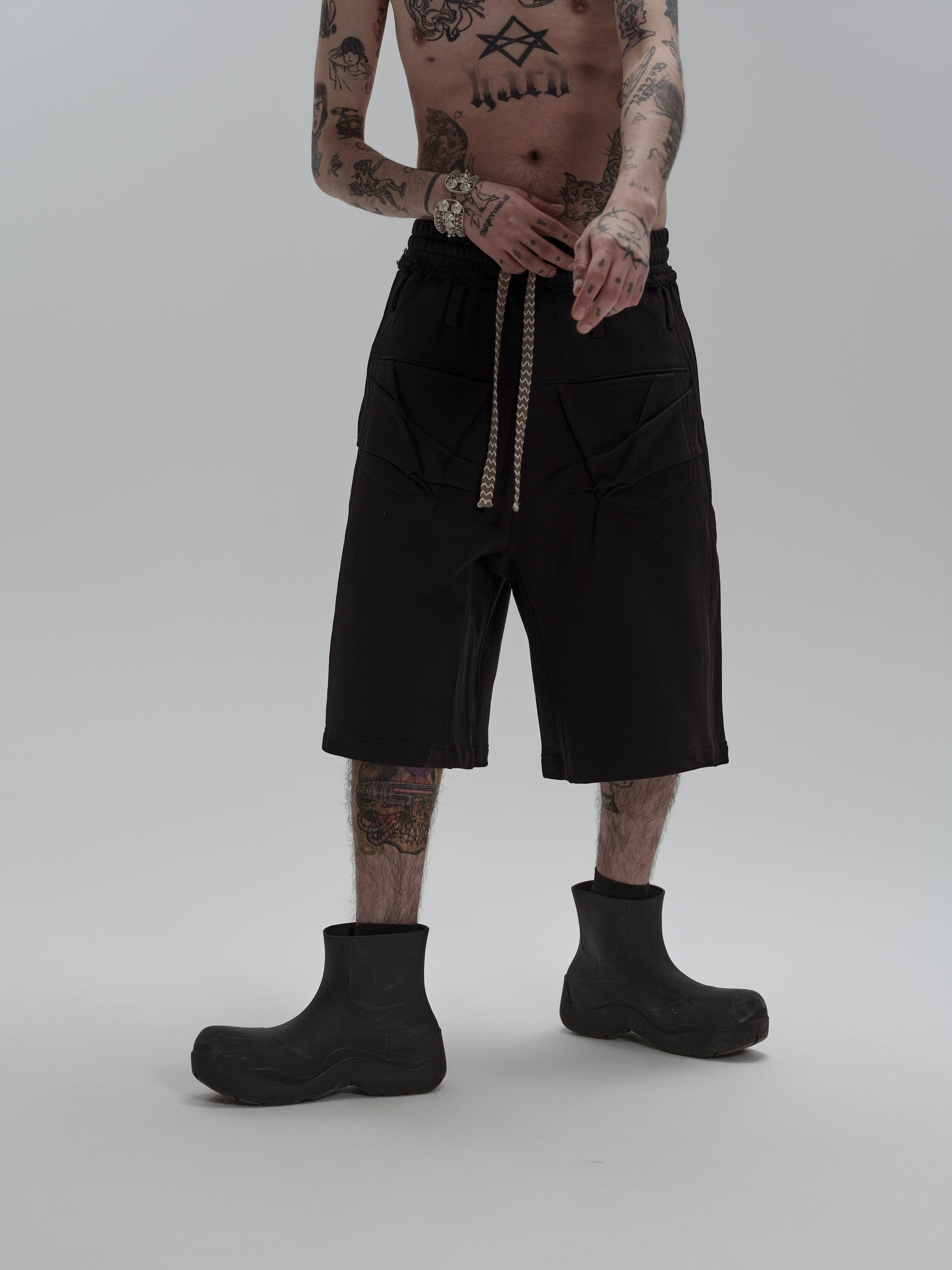Escaped Artist Shorts [Black]