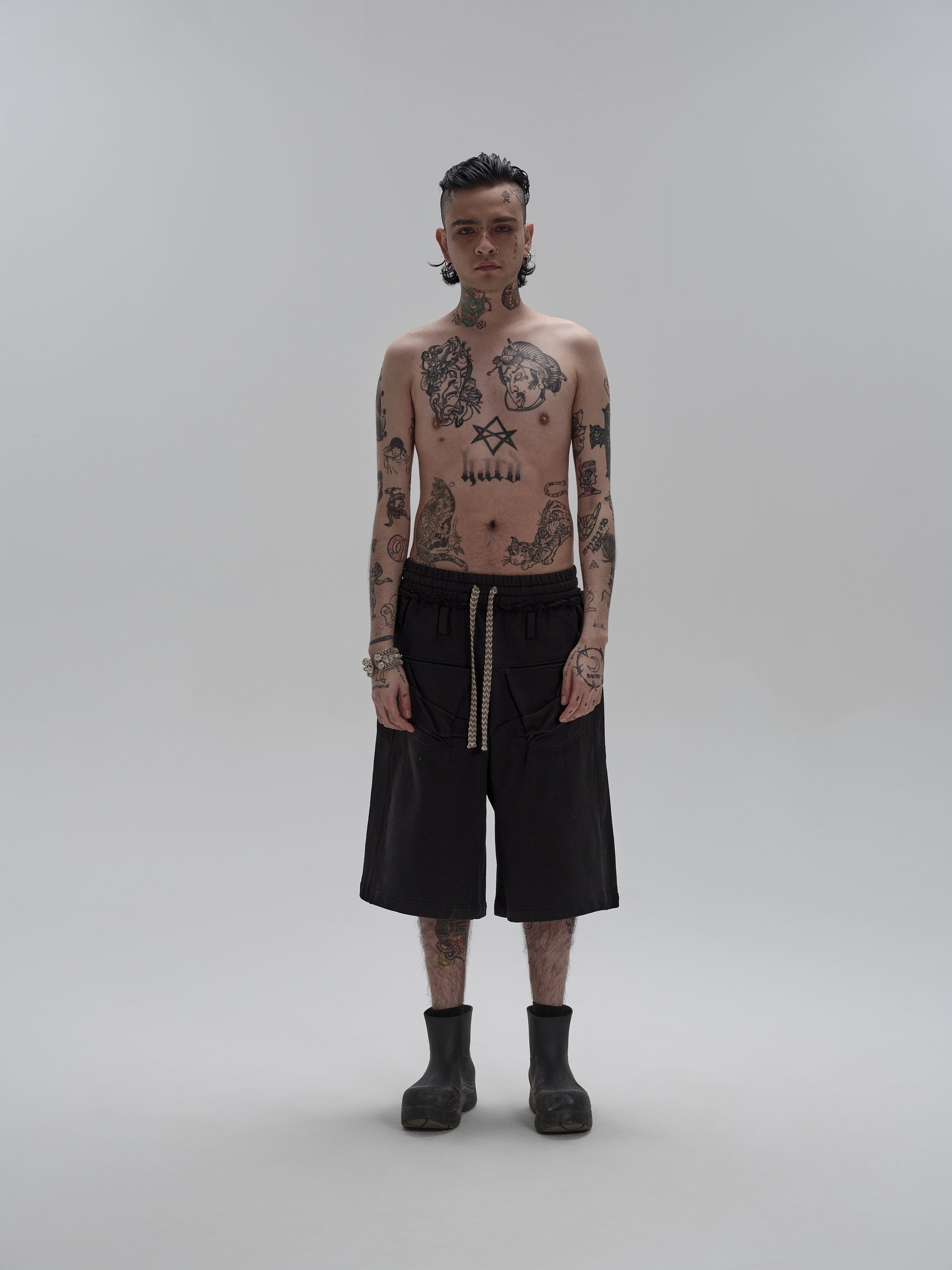 Escaped Artist Shorts [Black]